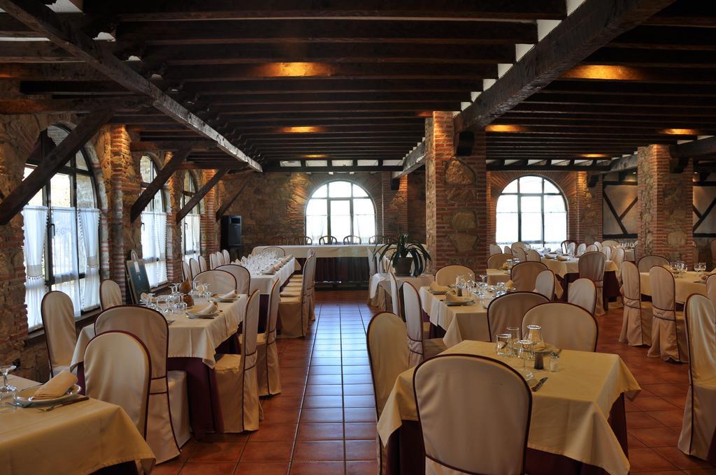 Apartamentos El Mirador Del Soto Sotoserrano エクステリア 写真