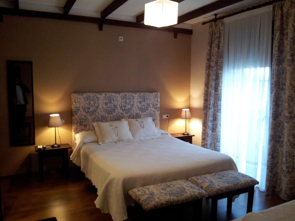 Apartamentos El Mirador Del Soto Sotoserrano エクステリア 写真