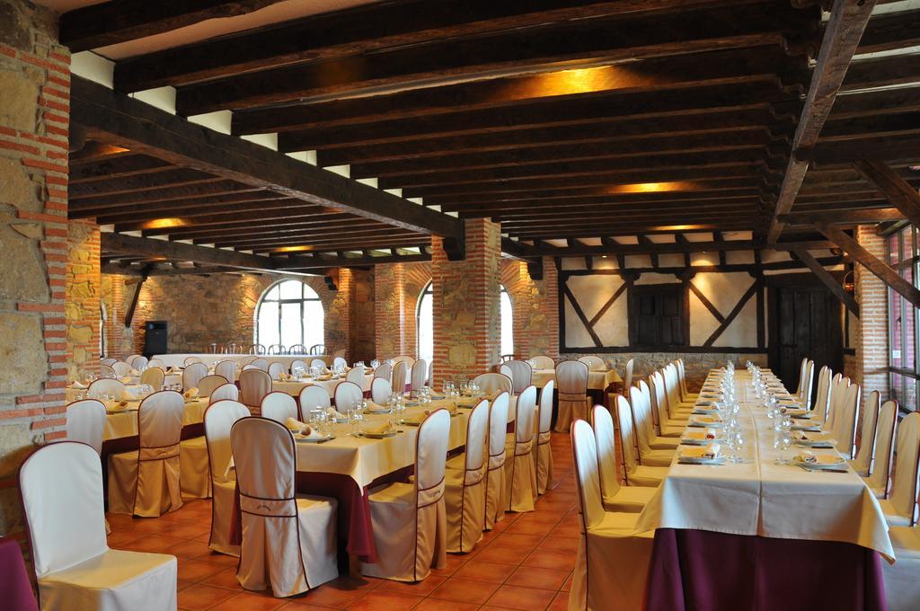 Apartamentos El Mirador Del Soto Sotoserrano エクステリア 写真