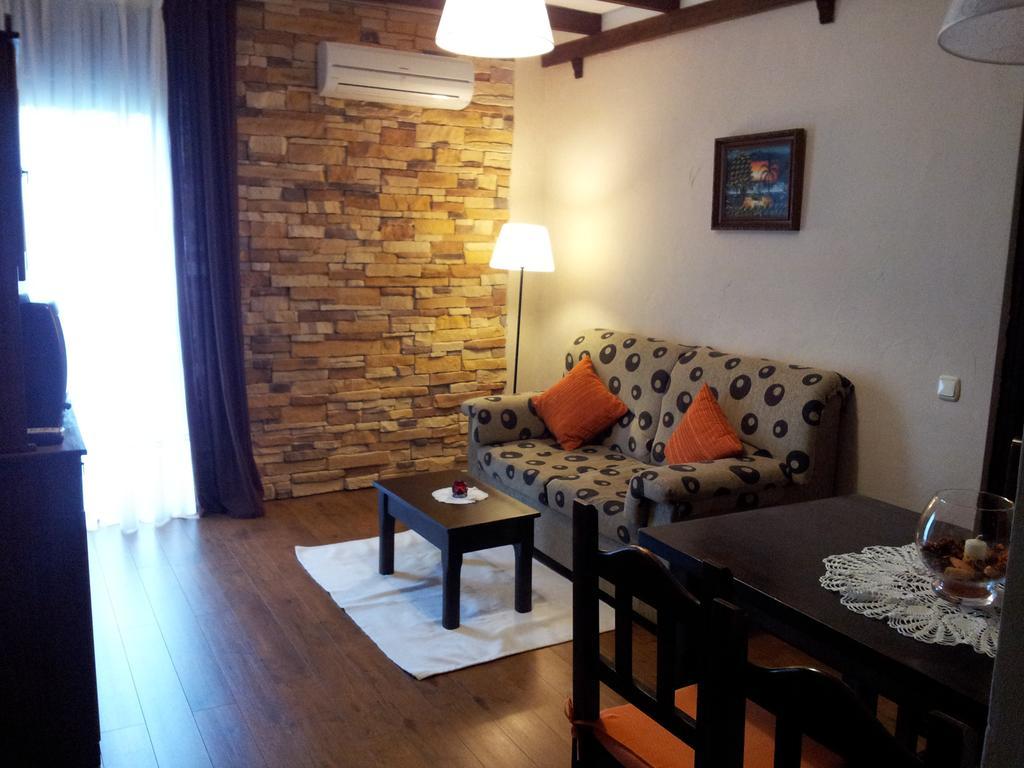 Apartamentos El Mirador Del Soto Sotoserrano エクステリア 写真